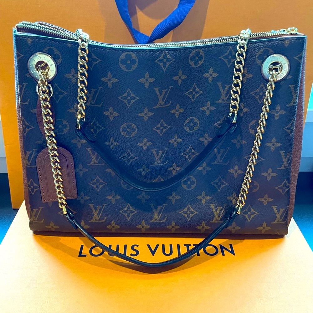 BRAND NEW LV SURÈNE MM W/LV gift Box